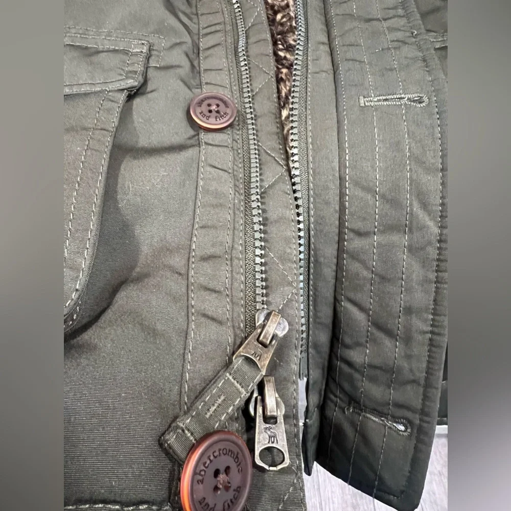 Abercrombie Kids Boys Faux Fur Utility Parka Size 13/14‎ Olive Green
